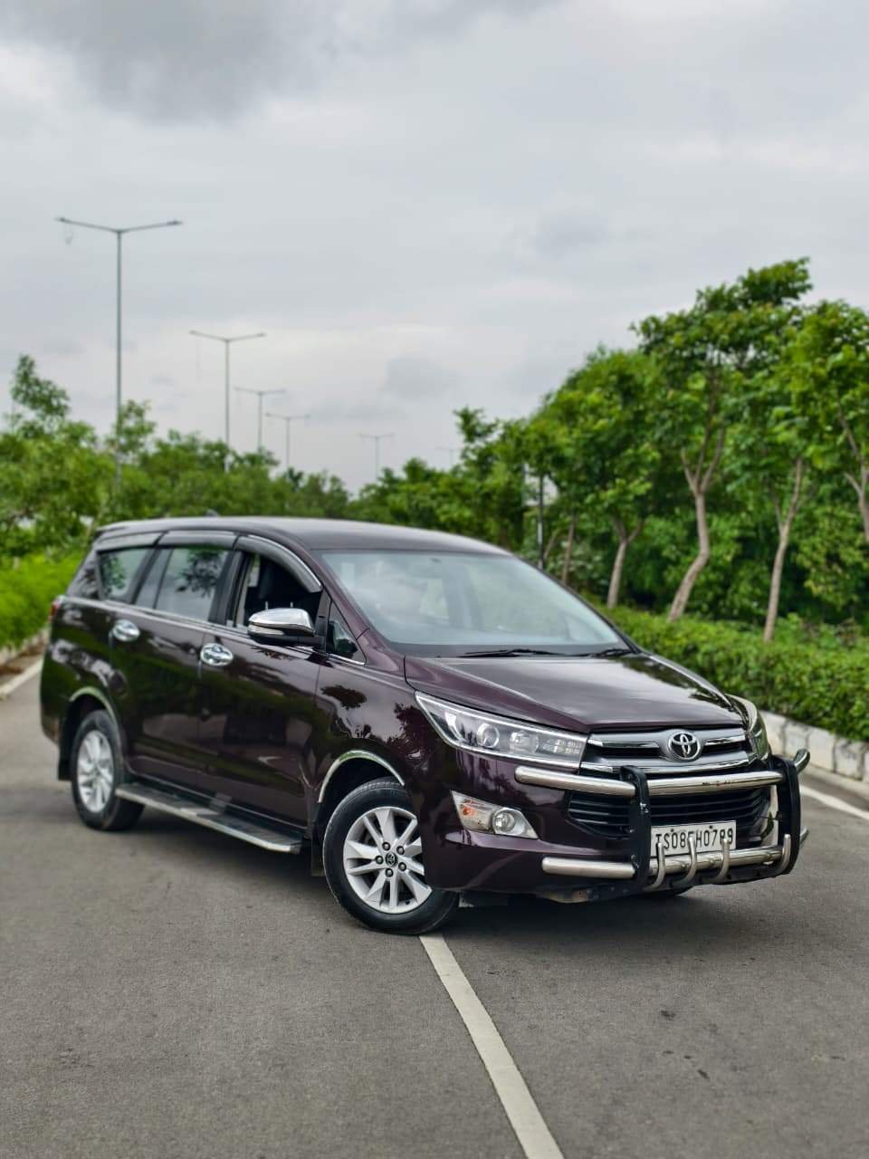 Toyota Innova Crysta 2.4 VX 2017 - Image 7